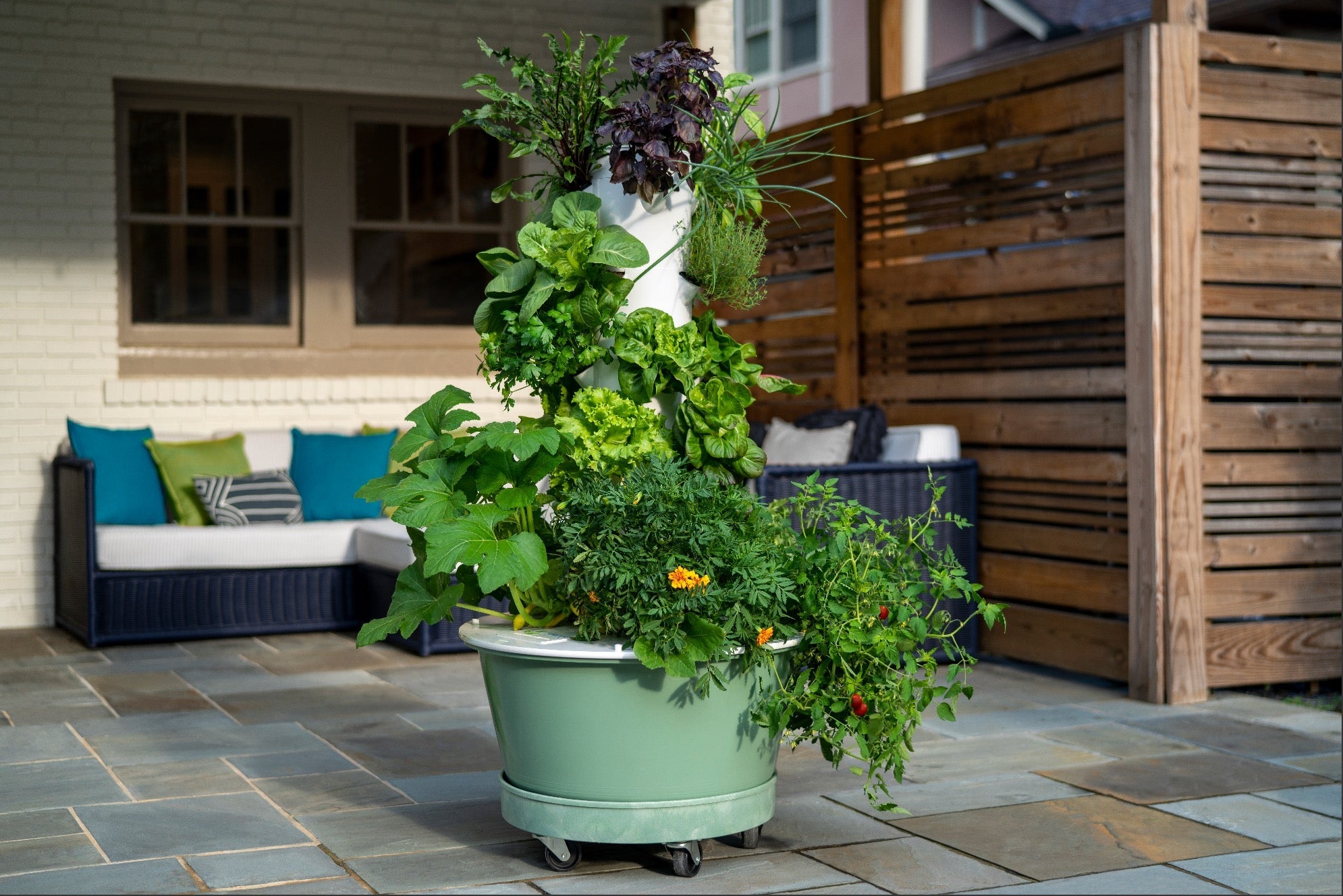 Assembling Tower Garden FLEX